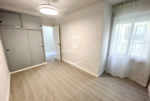 Revente - Appartement -
Bigastro