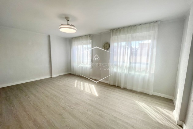 Revente - Appartement -
Bigastro