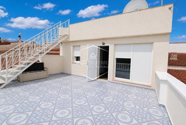 Resale - Townhouse -
Ciudad Quesada
