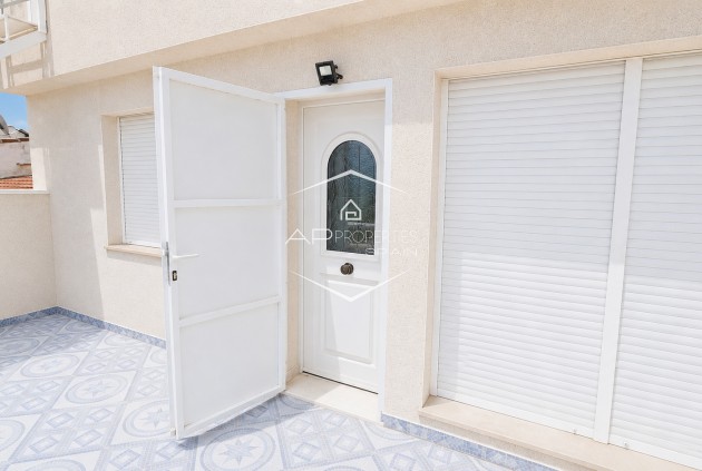 Resale - Townhouse -
Ciudad Quesada