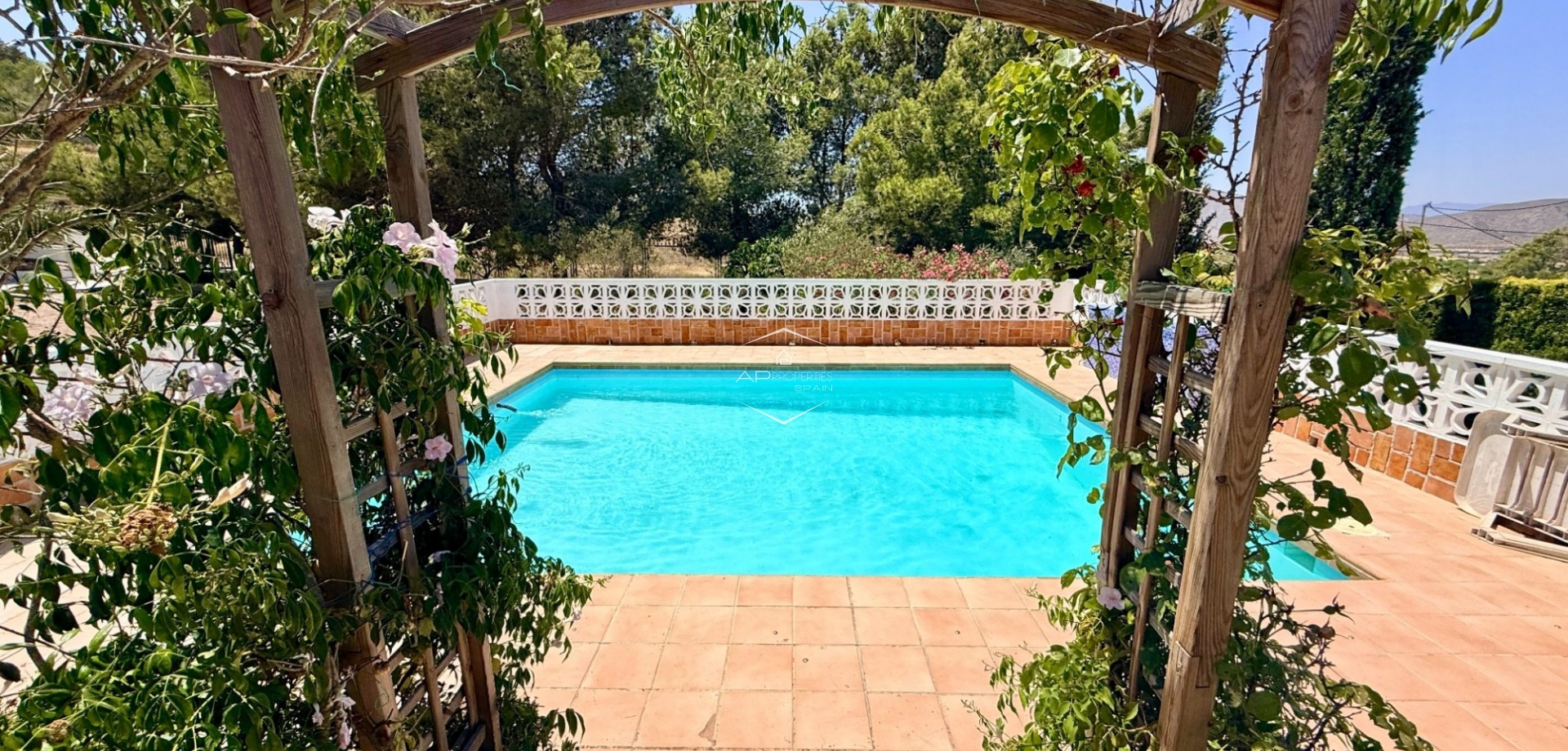 Herverkoop - Finca -
Hondón de los Fráiles