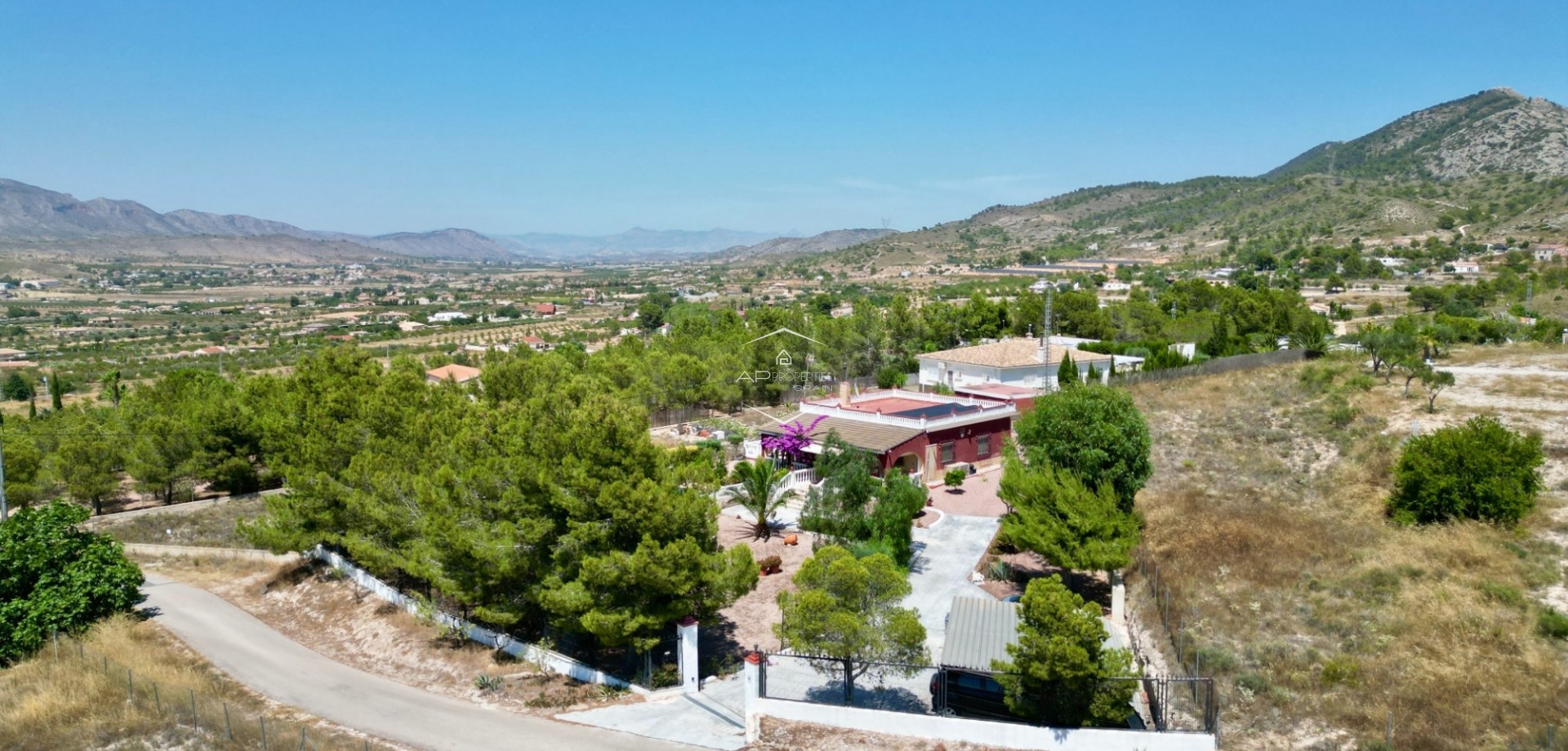 Herverkoop - Finca -
Hondón de los Fráiles