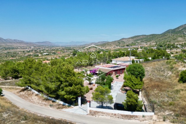 Herverkoop - Finca -
Hondón de los Fráiles