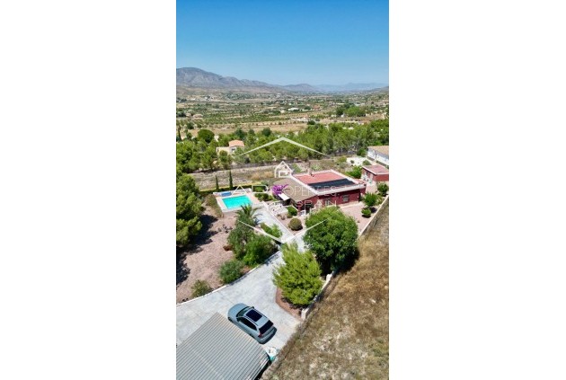 Herverkoop - Finca -
Hondón de los Fráiles