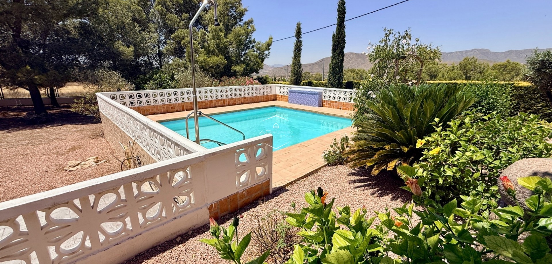 Herverkoop - Finca -
Hondón de los Fráiles