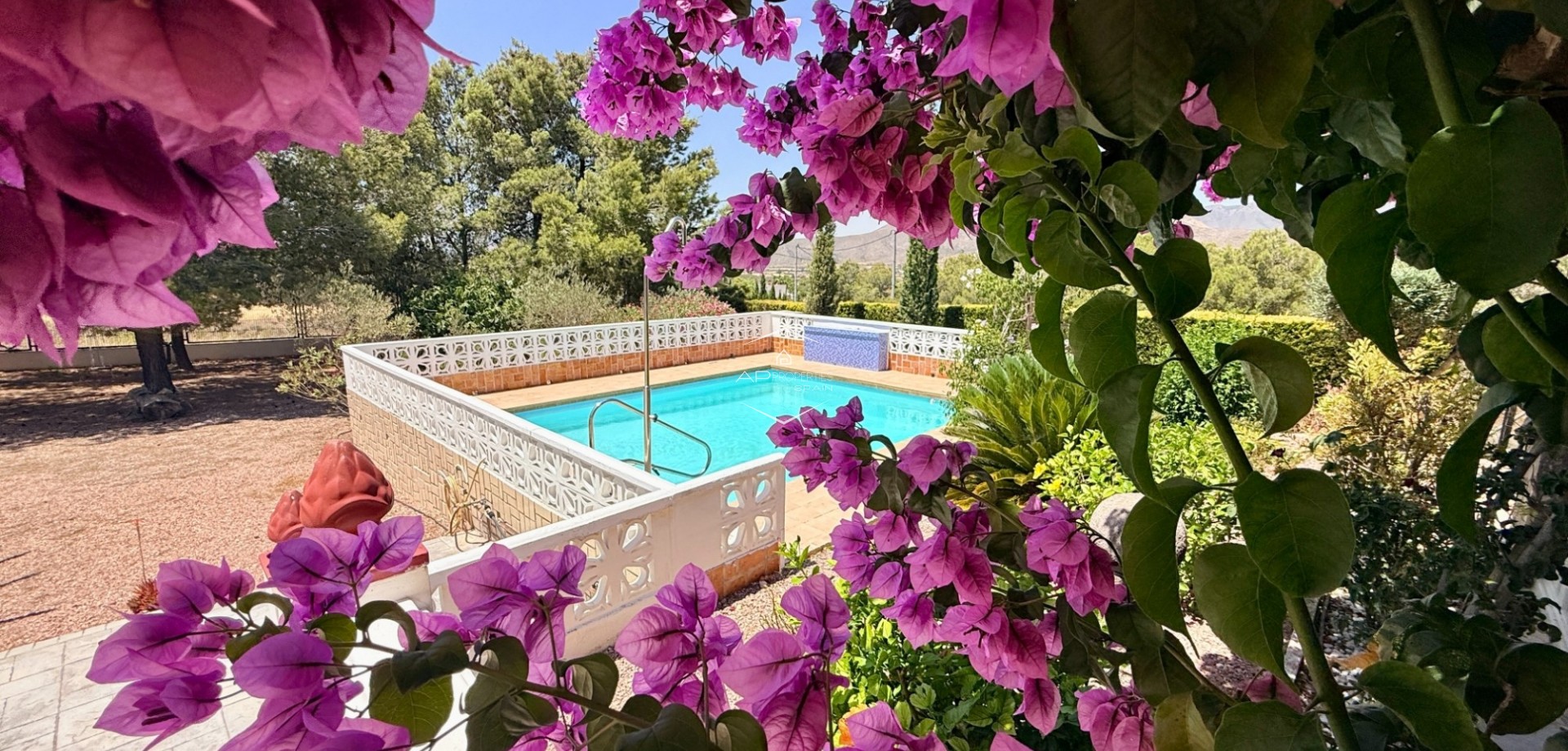 Herverkoop - Finca -
Hondón de los Fráiles