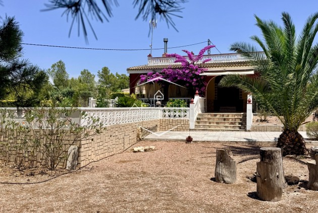 Herverkoop - Finca -
Hondón de los Fráiles