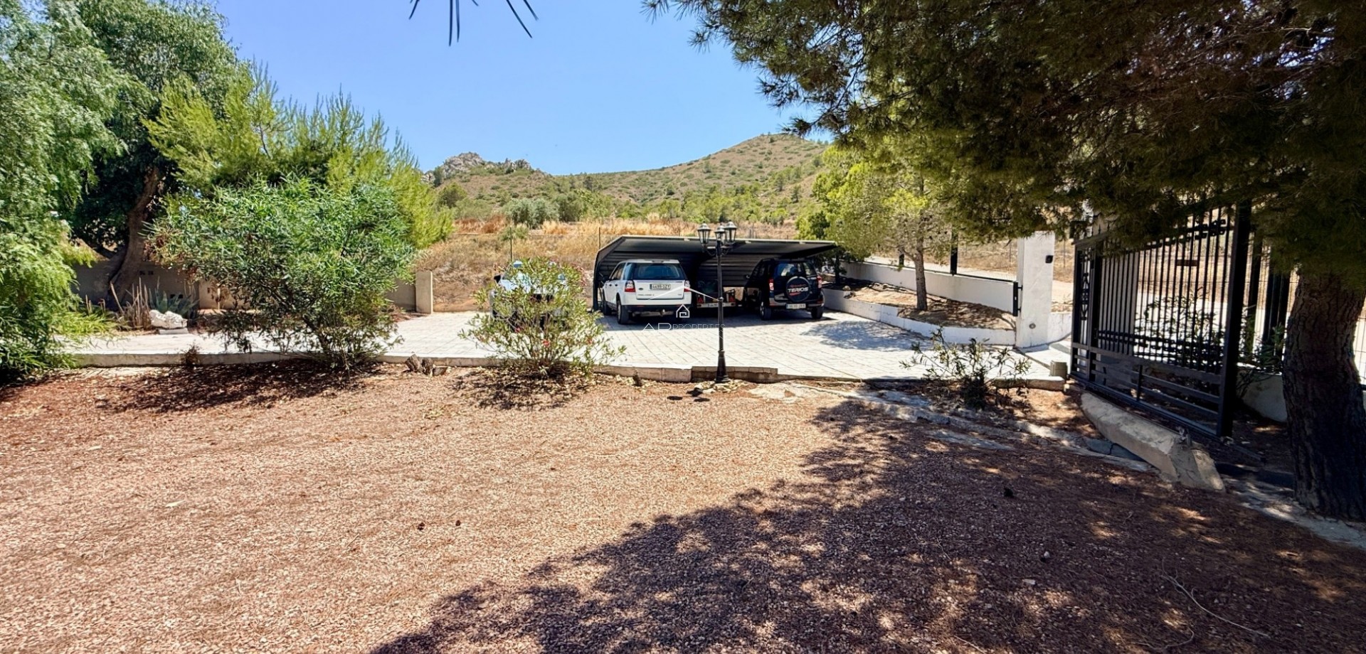 Herverkoop - Finca -
Hondón de los Fráiles