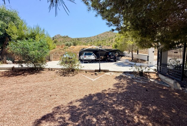 Herverkoop - Finca -
Hondón de los Fráiles