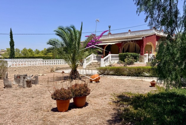 Herverkoop - Finca -
Hondón de los Fráiles