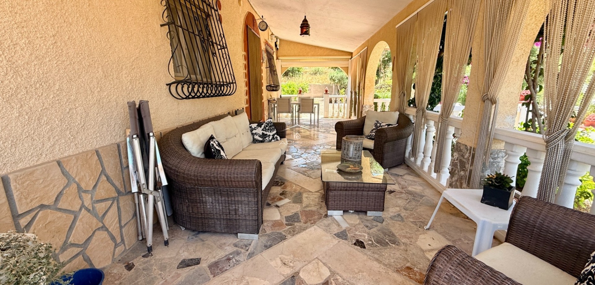 Herverkoop - Finca -
Hondón de los Fráiles