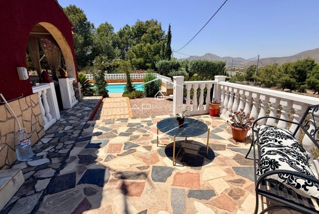 Herverkoop - Finca -
Hondón de los Fráiles