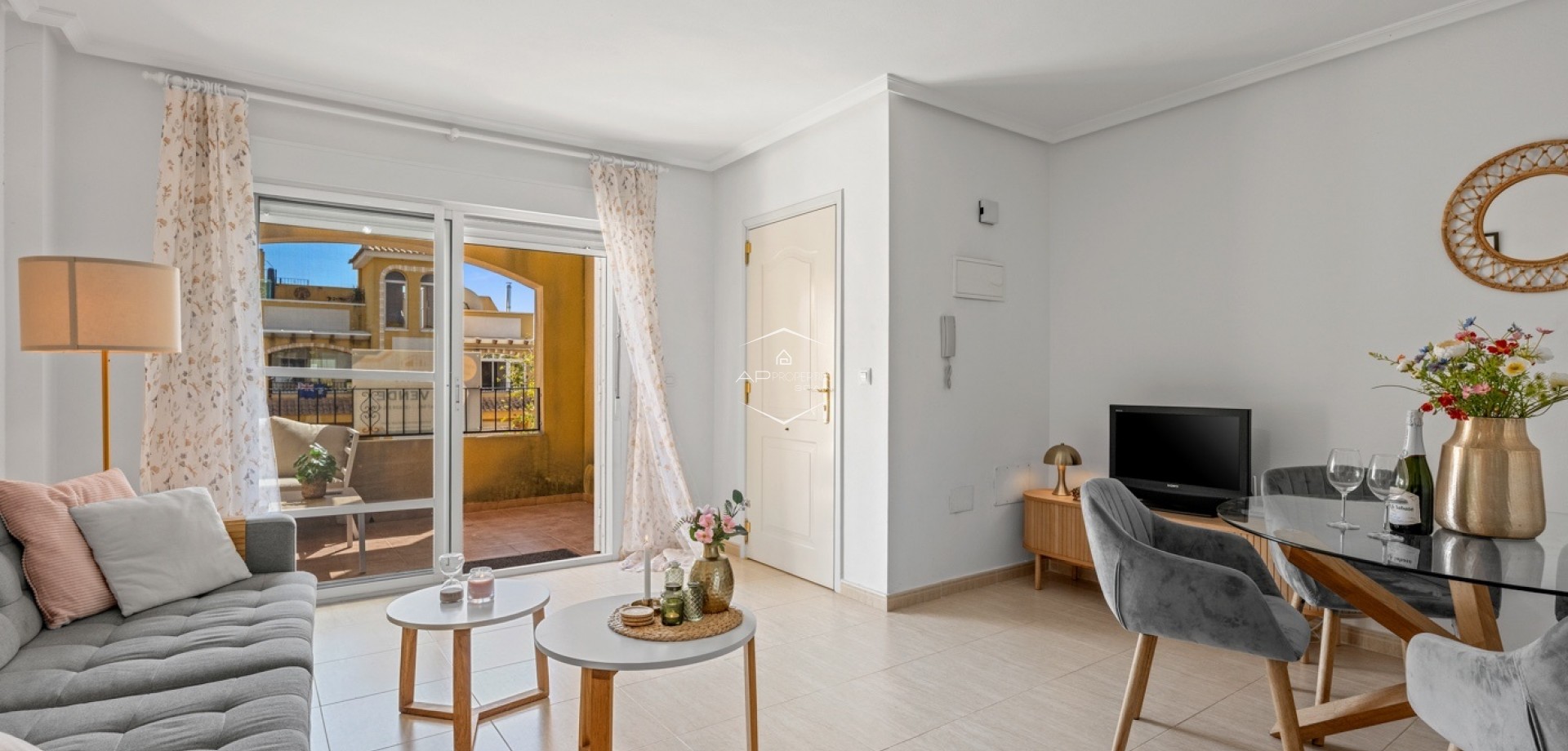 Odsprzedaż - Mieszkanie - Apartament -
Daya Nueva