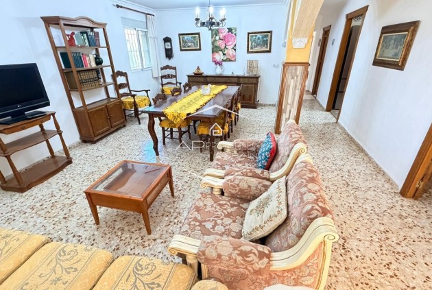 Resale - Villa - Detached -
Crevillente
