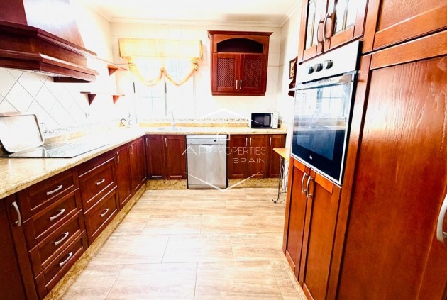 Resale - Villa - Detached -
Crevillente