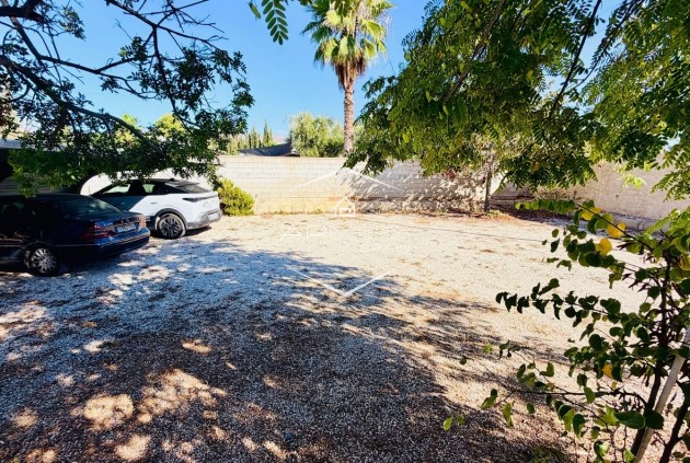 Resale - Villa - Detached -
Crevillente