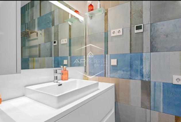Reventa - Apartamento - piso -
Orihuela Costa - Las Colinas Golf