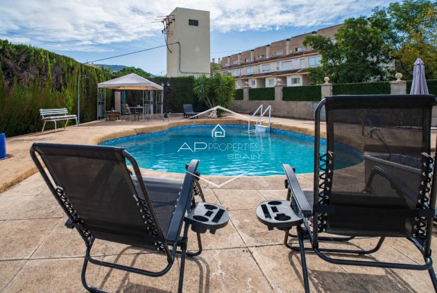 Revente - Villa - Indépendante -
Petrer (Loma Bada) - Calle Cles