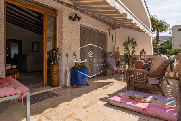 Revente - Villa - Indépendante -
Petrer (Loma Bada) - Calle Cles