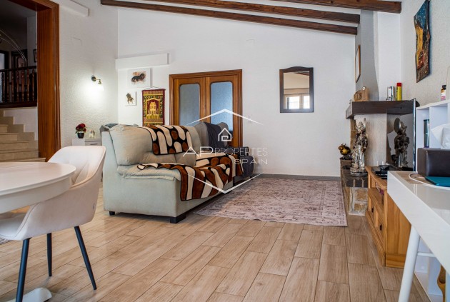 Revente - Villa - Indépendante -
Petrer (Loma Bada) - Calle Cles