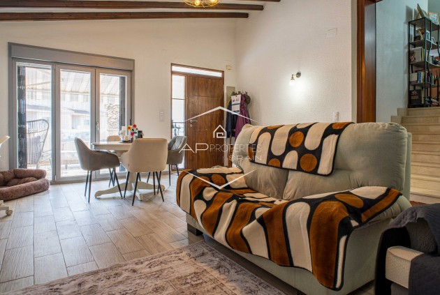 Revente - Villa - Indépendante -
Petrer (Loma Bada) - Calle Cles