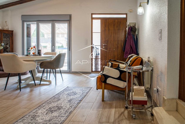 Revente - Villa - Indépendante -
Petrer (Loma Bada) - Calle Cles
