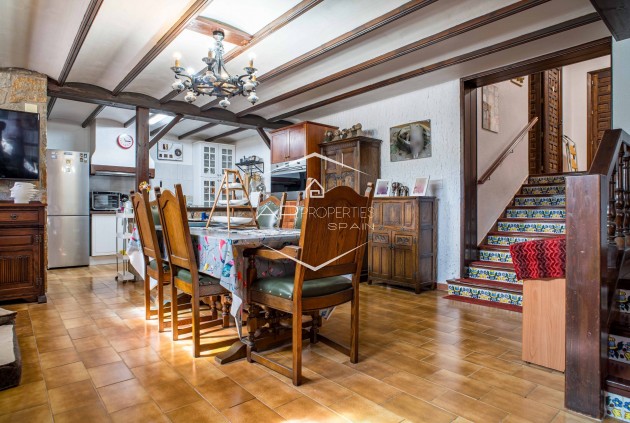 Revente - Villa - Indépendante -
Petrer (Loma Bada) - Calle Cles