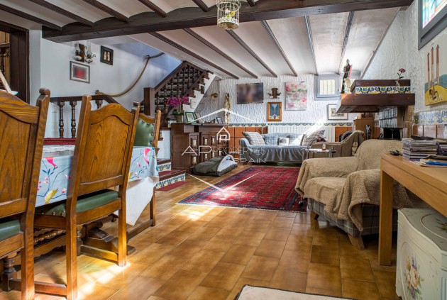 Revente - Villa - Indépendante -
Petrer (Loma Bada) - Calle Cles