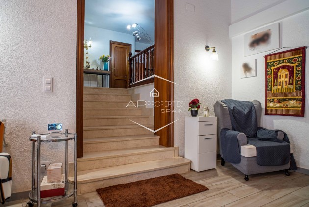 Revente - Villa - Indépendante -
Petrer (Loma Bada) - Calle Cles