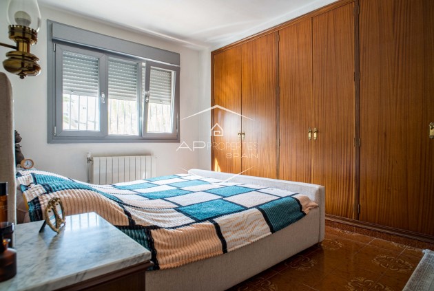Revente - Villa - Indépendante -
Petrer (Loma Bada) - Calle Cles
