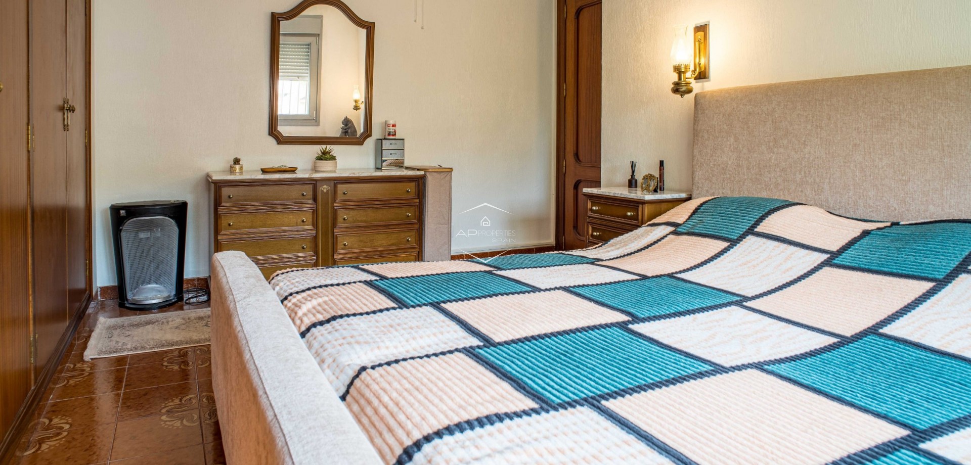Revente - Villa - Indépendante -
Petrer (Loma Bada) - Calle Cles