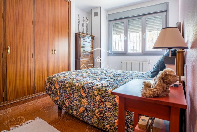 Revente - Villa - Indépendante -
Petrer (Loma Bada) - Calle Cles
