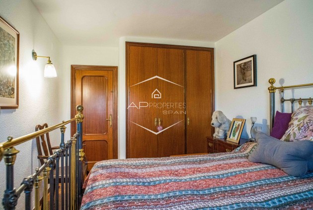 Revente - Villa - Indépendante -
Petrer (Loma Bada) - Calle Cles
