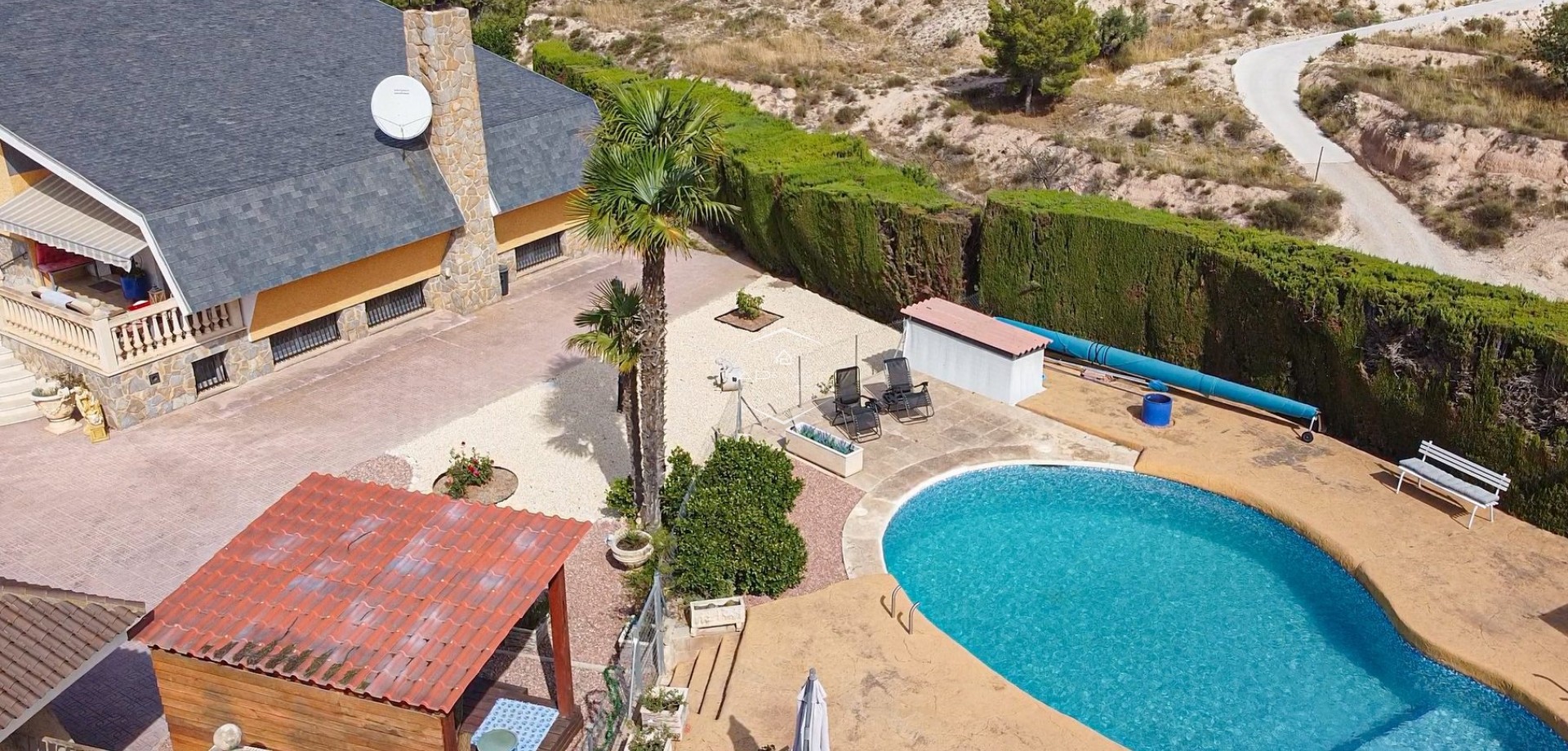 Revente - Villa - Indépendante -
Petrer (Loma Bada) - Calle Cles