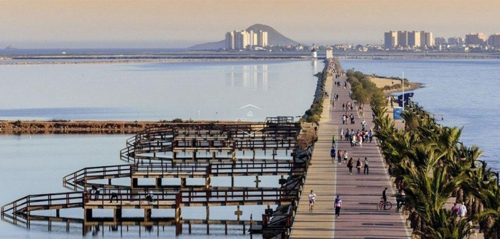 Nowy budynek - Willa - Dom wolnostojący -
San Pedro del Pinatar - Centro