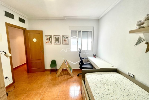 Odsprzedaż - Mieszkanie - Apartament -
Catral - pueblo