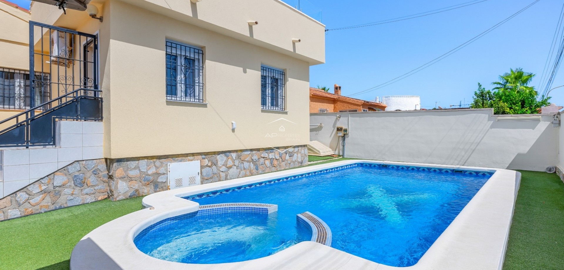 Resale - Villa - Detached -
Ciudad Quesada - Center
