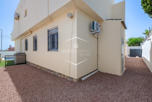 Resale - Villa - Detached -
Ciudad Quesada - Center