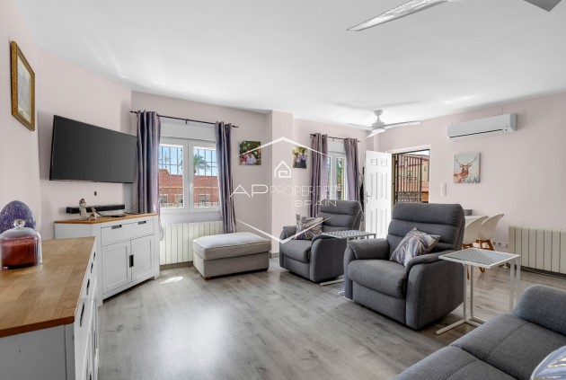 Resale - Villa - Detached -
Ciudad Quesada - Center