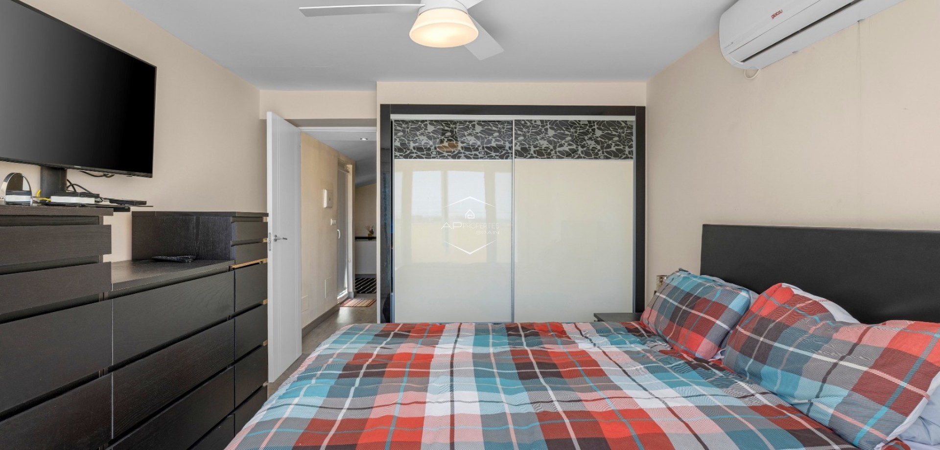 Resale - Villa - Detached -
Ciudad Quesada - Center