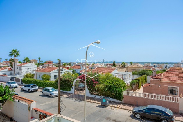 Resale - Villa - Detached -
Ciudad Quesada - Center
