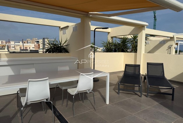 Resale - Bungalow -
Pilar de la Horadada - Mil Palmeras