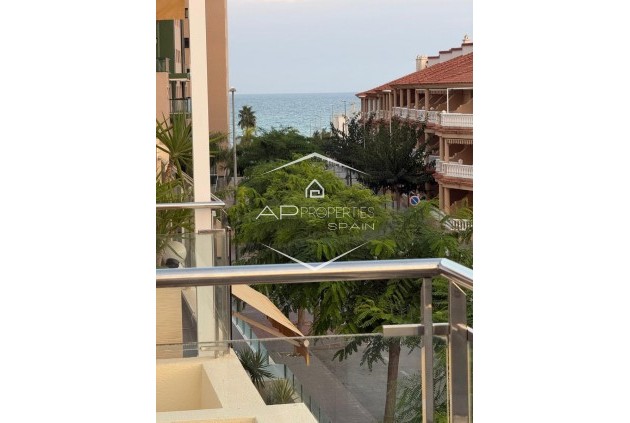 Resale - Bungalow -
Pilar de la Horadada - Mil Palmeras