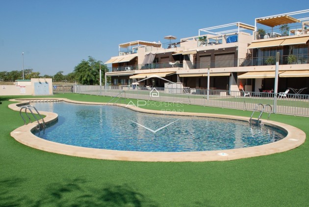 Resale - Bungalow -
Pilar de la Horadada - Mil Palmeras
