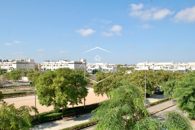 Resale - Bungalow -
Pilar de la Horadada - Mil Palmeras