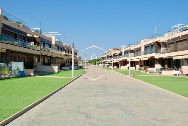 Resale - Bungalow -
Pilar de la Horadada - Mil Palmeras