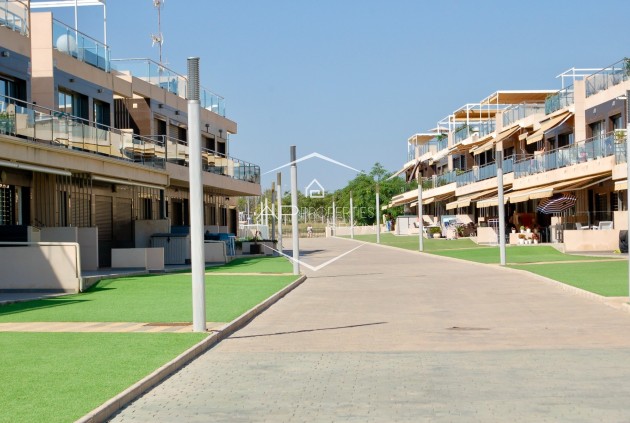Resale - Bungalow -
Pilar de la Horadada - Mil Palmeras