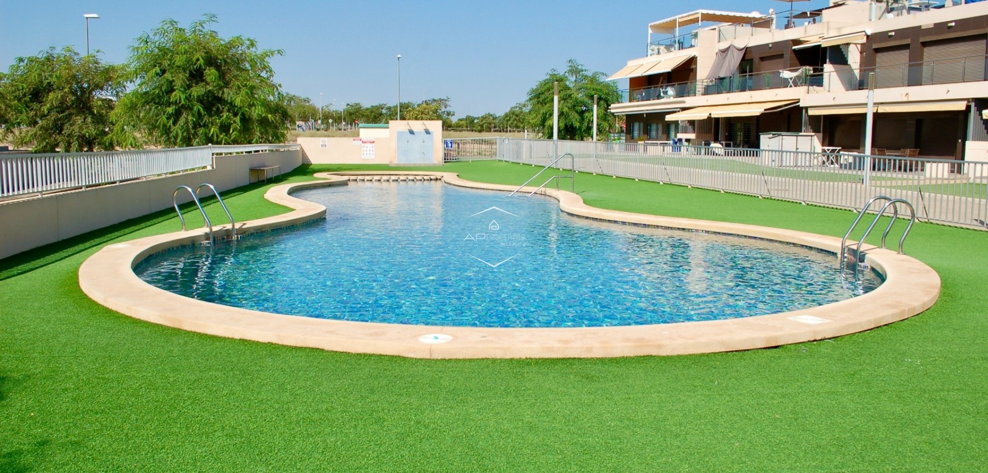 Resale - Bungalow -
Pilar de la Horadada - Mil Palmeras
