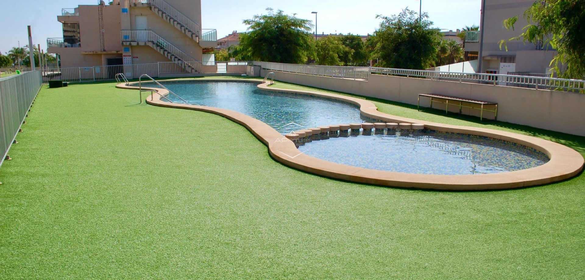 Resale - Bungalow -
Pilar de la Horadada - Mil Palmeras