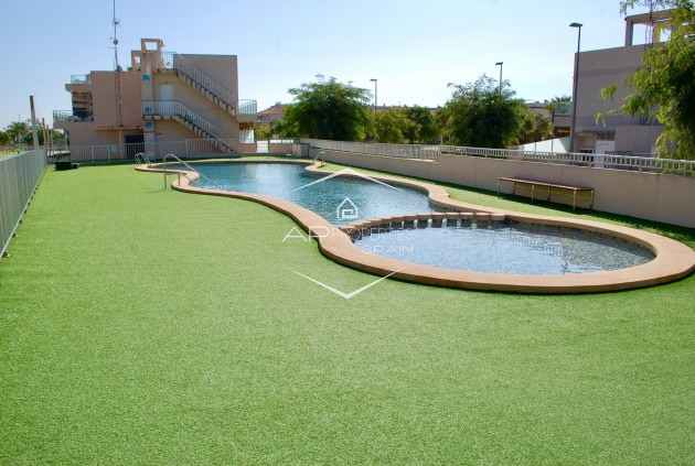 Resale - Bungalow -
Pilar de la Horadada - Mil Palmeras